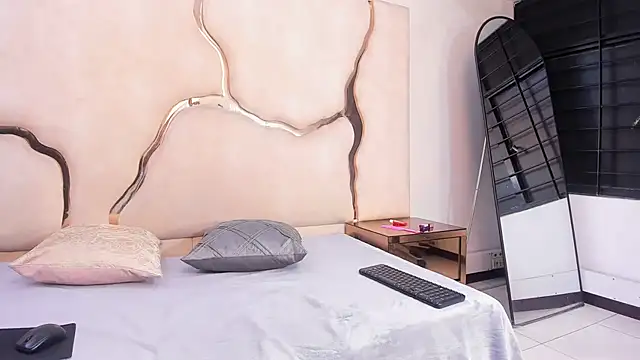 Snapshot of SexyAlyssax69 chatting on March 1, 2026, 2:46 am SexyAlyssax69 online show from March 1, 2026, 2:46 am