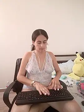 Snapshot of Meryjem chatting on February 12, 2026, 6:14 pm Meryjem online show from February 12, 2026, 6:14 pm