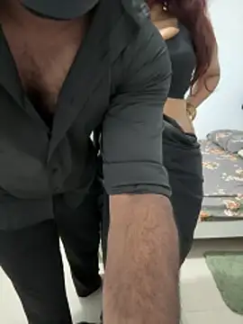 Snapshot of couple7v17d chatting on February 26, 2026, 4:50 pm couple7v17d online show from February 26, 2026, 4:50 pm