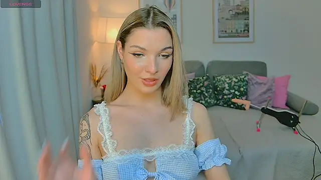 Snapshot of SinLuna_ chatting on April 29, 2026, 4:11 pm SinLuna online show from April 29, 2026, 4:11 pm