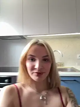 Snapshot of SinLuna_ chatting on June 12, 2026, 11:09 am SinLuna online show from June 12, 2026, 11:09 am