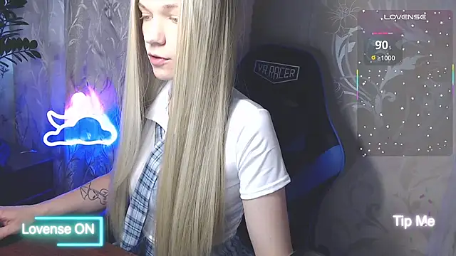 Snapshot of Shiny_Victoria chatting on June 27, 2026, 8:30 am Shiny Victoria online show from June 27, 2026, 8:30 am