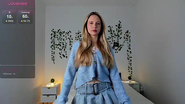 Snapshot of EllyMartinez chatting on February 5, 2026, 4:22 pm EllyMartinez online show from February 5, 2026, 4:22 pm