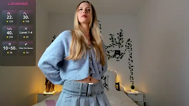 Snapshot of EllyMartinez chatting on February 18, 2026, 9:11 pm EllyMartinez online show from February 18, 2026, 9:11 pm