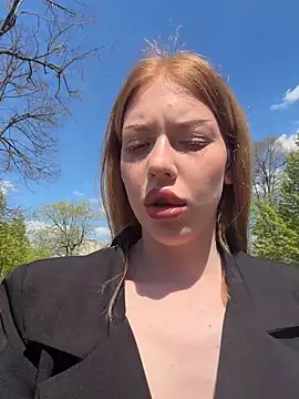 Jean Graay online show from April 17, 2026, 10:18 am