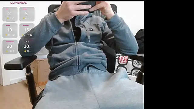 Snapshot of Luca282828 chatting on February 3, 2026, 9:47 am Luca282828 online show from February 3, 2026, 9:47 am