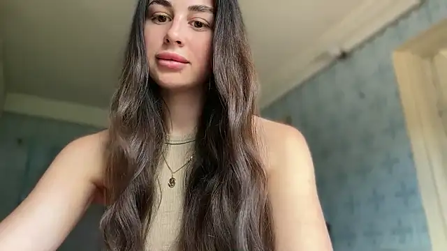 Snapshot of LiluMartiznir chatting on June 8, 2026, 11:21 am LiluMartiznir online show from June 8, 2026, 11:21 am