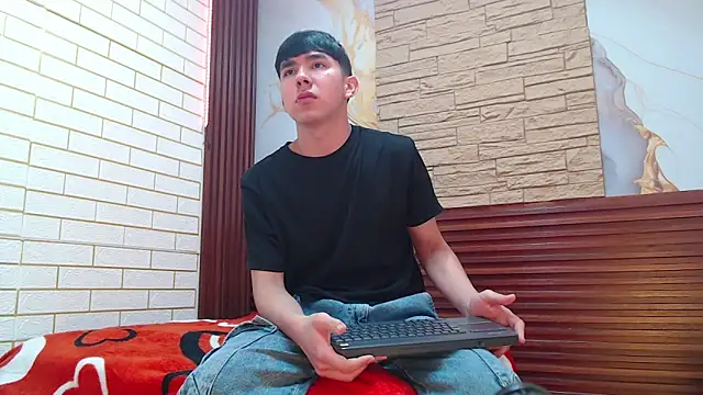 Snapshot of massimoferrera303av chatting on February 2, 2026, 9:24 pm massimoferrera303av online show from February 2, 2026, 9:24 pm