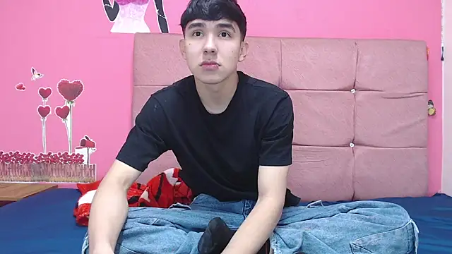 Snapshot of massimoferrera303av chatting on February 17, 2026, 5:19 pm massimoferrera303av online show from February 17, 2026, 5:19 pm