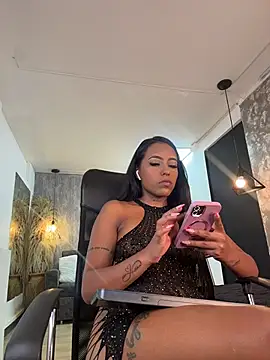 Alahia Betancurr online show from April 1, 2026, 2:36 pm