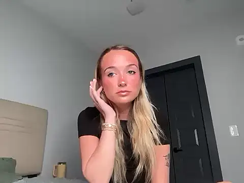 kelseyblu online show from March 12, 2026, 3:45 am