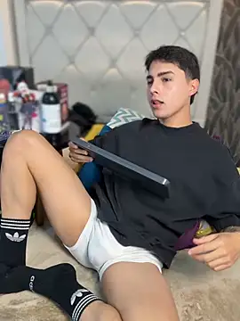 Samu Hott online show from March 5, 2026, 8:38 pm