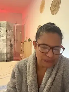 MelOnlyOf online show from February 9, 2026, 5:17 pm