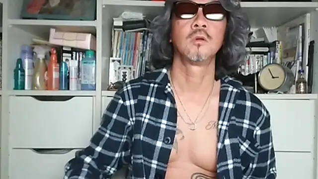 MtaS1 online show from March 18, 2026, 5:49 pm