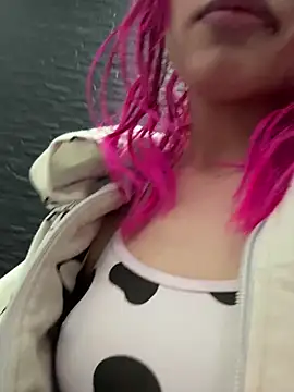 Snapshot of Maaddy_LS chatting on February 17, 2026, 7:42 pm Maaddy LS online show from February 17, 2026, 7:42 pm