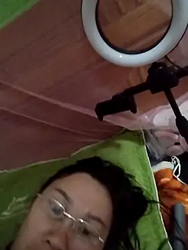 Snapshot of miko_nyan2006 chatting on February 21, 2026, 12:00 am miko nyan2006 online show from February 21, 2026, 12:00 am