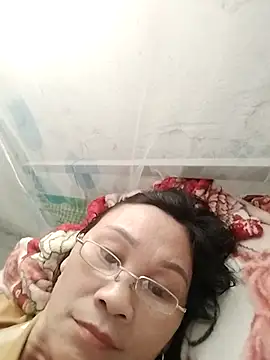 miko nyan2006 online show from April 18, 2026, 5:22 am