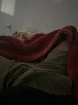 Snapshot of gold221298 chatting on February 13, 2026, 2:18 am gold221298 online show from February 13, 2026, 2:18 am