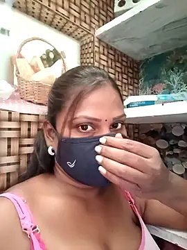 Tamil Hot Nisha online show from February 17, 2026, 6:10 am