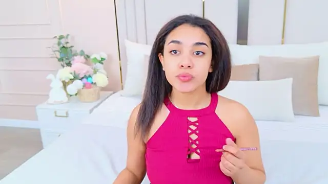 Luna Cortier online show from April 7, 2026, 5:19 am