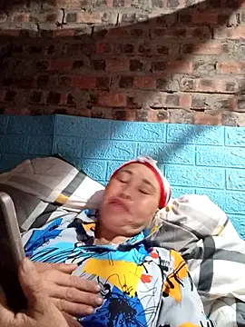 lena-cute online show from March 4, 2026, 9:54 pm