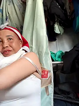 lena-cute online show from March 23, 2026, 5:44 am