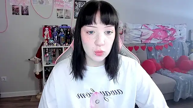 Snapshot of MollysLand chatting on February 19, 2026, 8:10 am MollysLand online show from February 19, 2026, 8:10 am