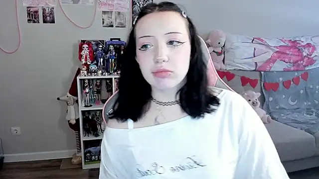 MollysLand online show from March 19, 2026, 8:07 am