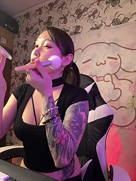 Snapshot of YukiiTYAN chatting on February 12, 2026, 4:35 pm YukiiTYAN online show from February 12, 2026, 4:35 pm