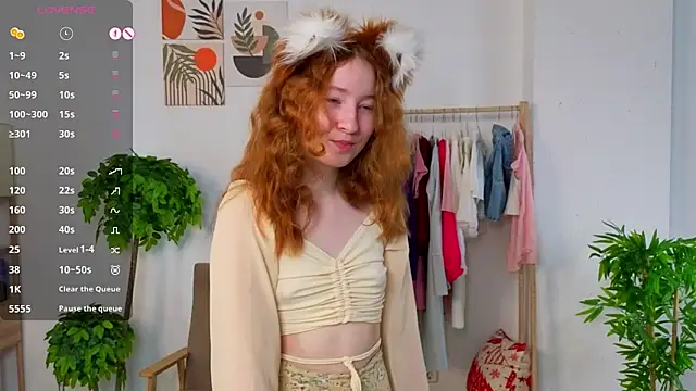 MaraButtrey online show from May 26, 2026, 1:23 am