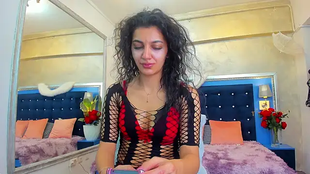 Snapshot of YasmineDelight chatting on February 6, 2026, 8:18 am YasmineDelight online show from February 6, 2026, 8:18 am