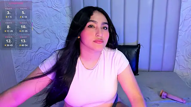 Lya dubois  online show from April 16, 2026, 9:04 pm