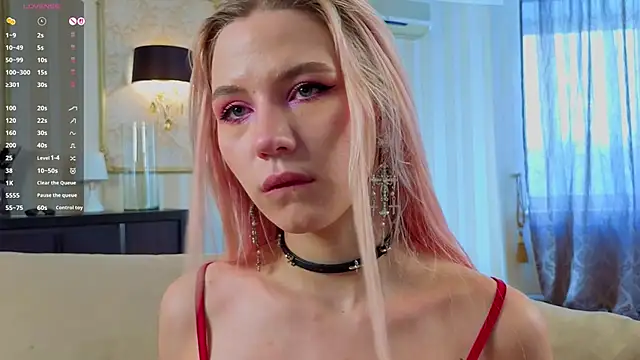 Snapshot of SimonaKaroly chatting on February 23, 2026, 8:12 am SimonaKaroly online show from February 23, 2026, 8:12 am