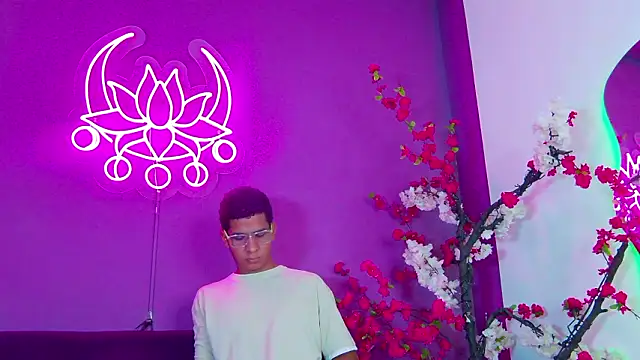 Noah Greenhartt online show from February 21, 2026, 8:43 pm