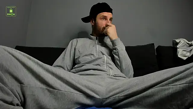 Snapshot of Deymond_Russo chatting on March 1, 2026, 12:40 pm Deymond Russo online show from March 1, 2026, 12:40 pm