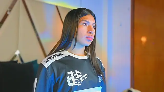 Snapshot of MeelFox chatting on February 14, 2026, 12:57 pm MeelFox online show from February 14, 2026, 12:57 pm