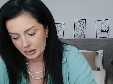 Jasmin0e online show from May 2, 2026, 2:33 pm
