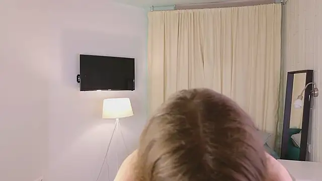 Bubble Chloe online show from February 4, 2026, 7:25 am