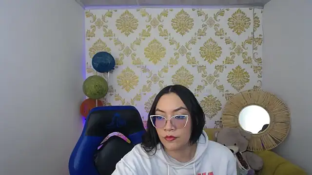 Snapshot of ALISS_M_ chatting on February 23, 2026, 9:12 pm ALISS M online show from February 23, 2026, 9:12 pm