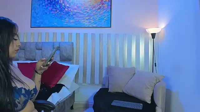 Snapshot of nina_glow chatting on February 28, 2026, 11:44 am nina glow online show from February 28, 2026, 11:44 am