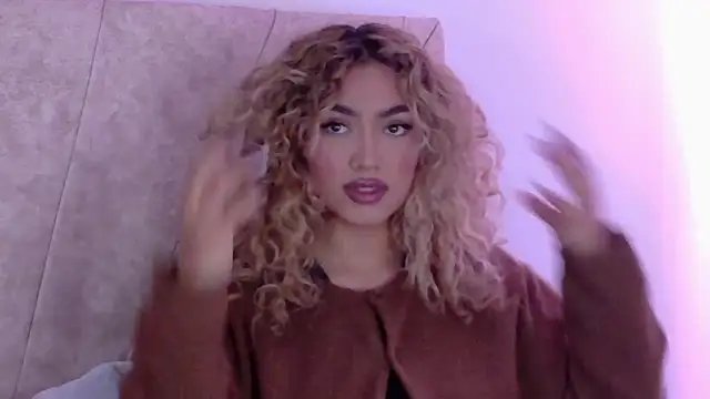 Snapshot of Maddy_Beluci chatting on June 26, 2026, 1:10 am Maddy Beluci online show from June 26, 2026, 1:10 am