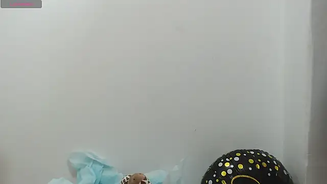 Snapshot of CarolRousee chatting on February 19, 2026, 7:32 pm CarolRousee online show from February 19, 2026, 7:32 pm