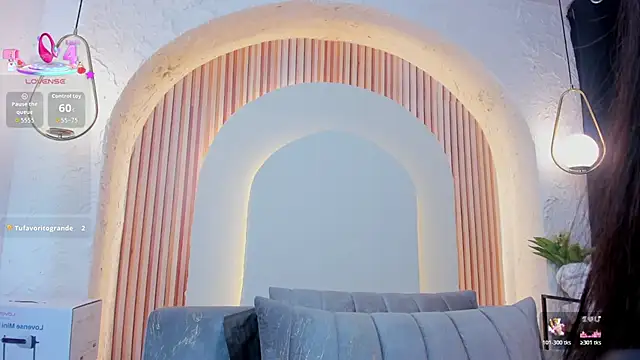 violet scott  online show from April 10, 2026, 10:20 am