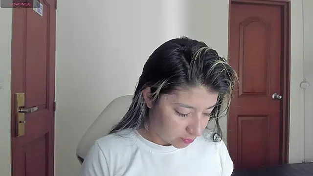 Dahiana Dmour  online show from May 30, 2026, 12:02 pm