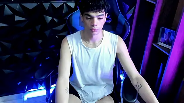 Snapshot of Elbombondelcircuit chatting on February 16, 2026, 7:43 pm Elbombondelcircuit online show from February 16, 2026, 7:43 pm