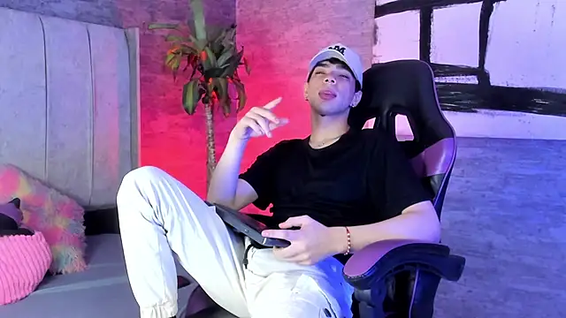 Snapshot of Elbombondelcircuit chatting on February 24, 2026, 7:17 am Elbombondelcircuit online show from February 24, 2026, 7:17 am