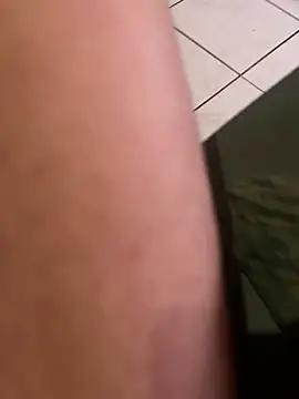 Snapshot of Kylxxx8 chatting on February 3, 2026, 2:53 am Kylxxx8 online show from February 3, 2026, 2:53 am