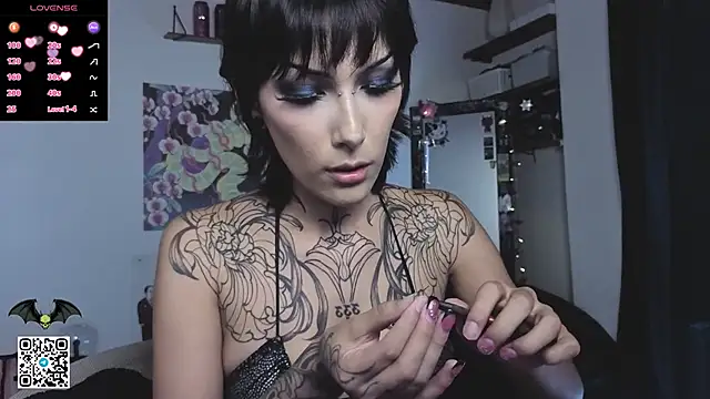 Snapshot of poison_dafne chatting on June 10, 2026, 7:24 pm poison dafne online show from June 10, 2026, 7:24 pm