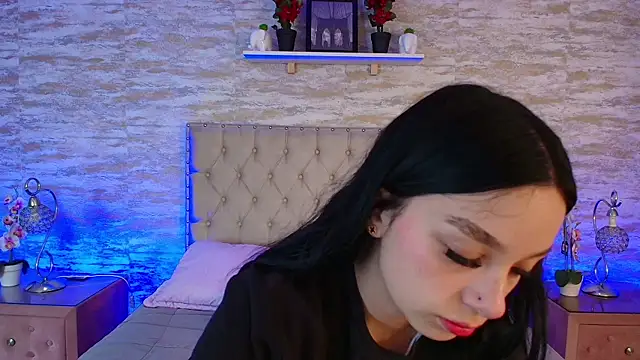 Elizabeth Ferrer online show from April 1, 2026, 12:17 pm