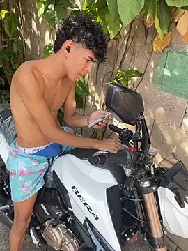 Snapshot of JHON_BIGCOCK23 chatting on March 19, 2026, 1:48 pm JHON BIGCOCK23 online show from March 19, 2026, 1:48 pm